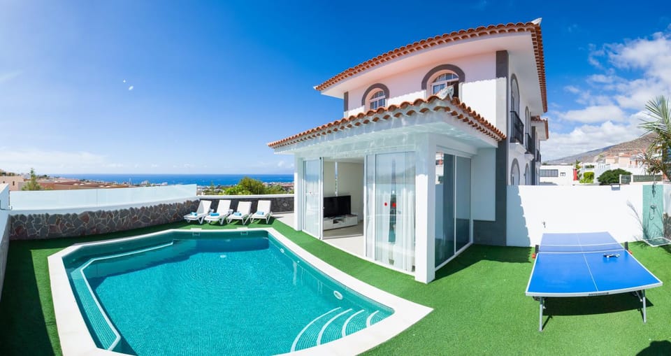 Off site, Day, Garden, Table tennis, Sea view, Swimming pool