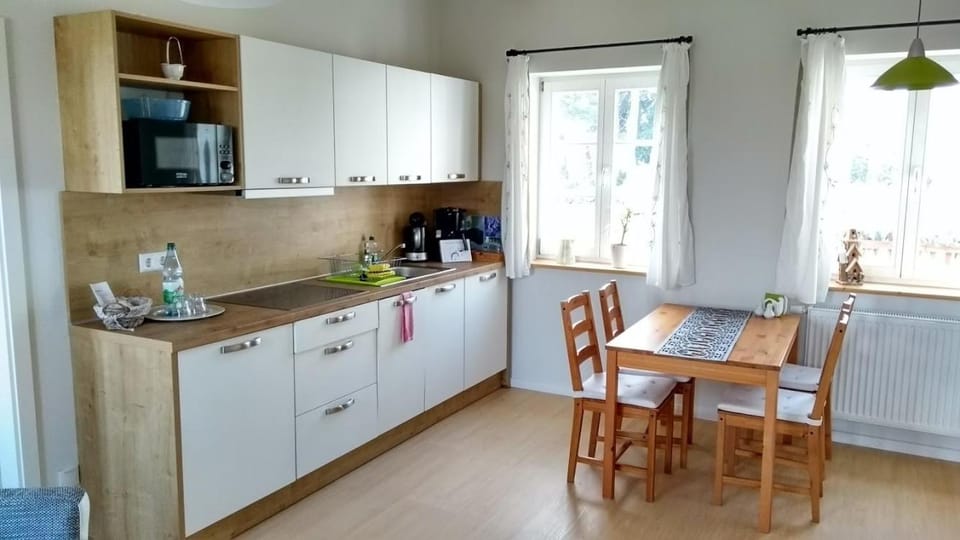 Coffee/tea facilities, Kitchen or kitchenette