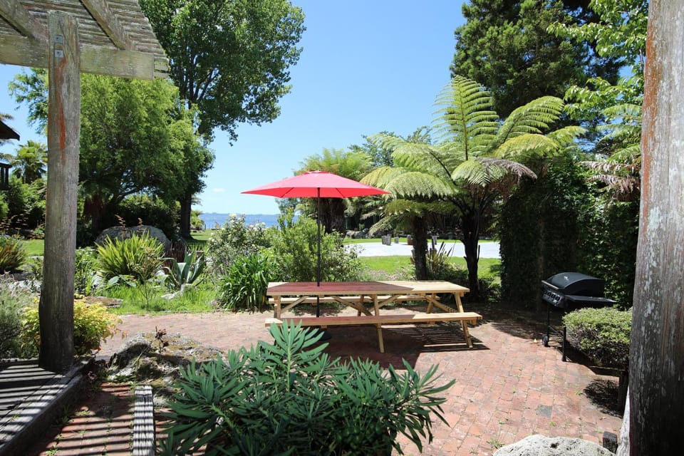 Garden, Seating area
