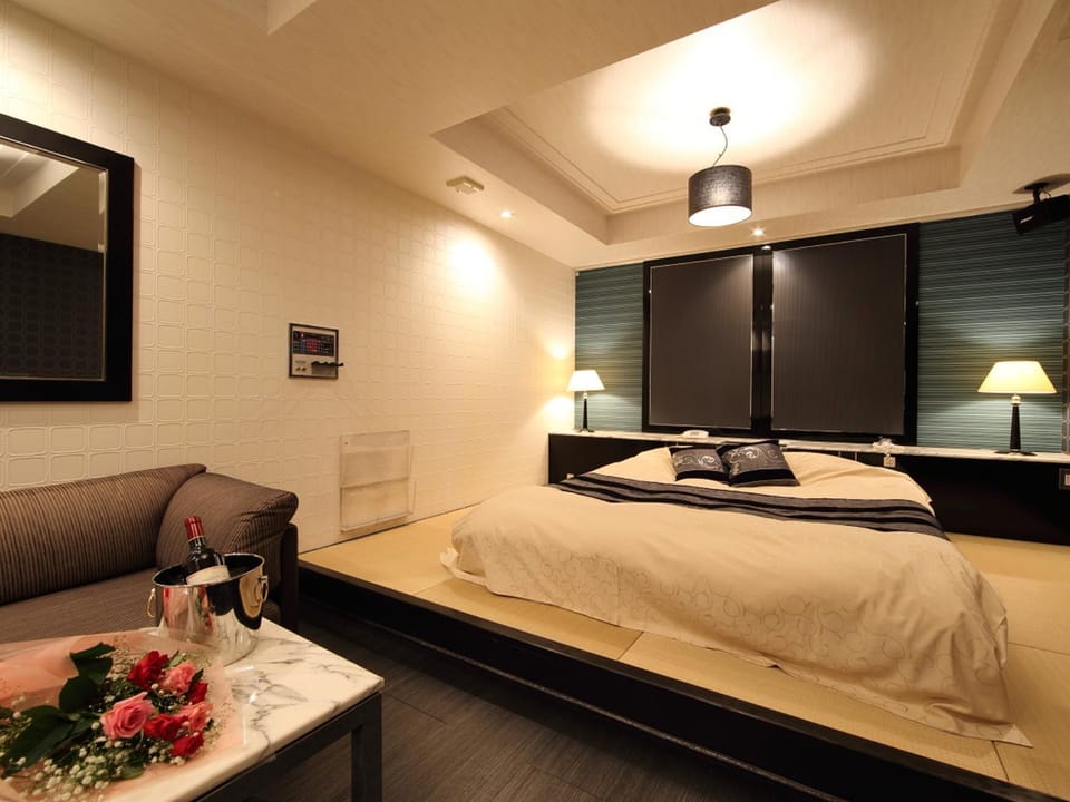 Hotel La Siesta Adult Only 京都沓掛 Love hotel in Kyoto