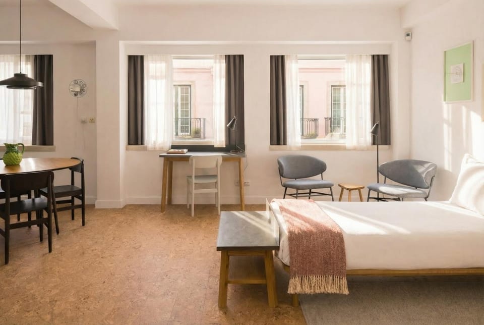 Bed, Living room, Photo of the whole room, Seating area, Dining area, Bedroom