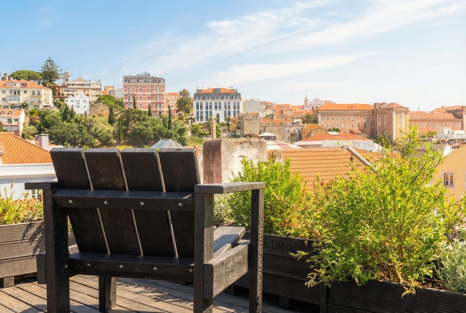 Property building, Day, View (from property/room), Balcony/Terrace, City view