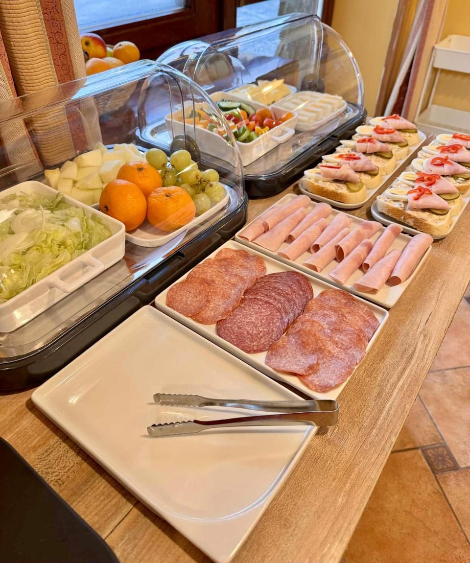 Food and drinks, Food, Buffet breakfast