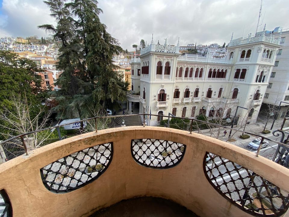 View (from property/room), City view