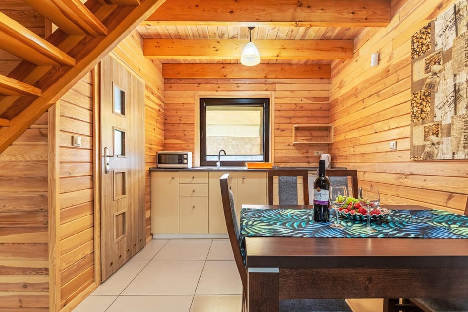 Kitchen or kitchenette, minibar, pet friendly, stove