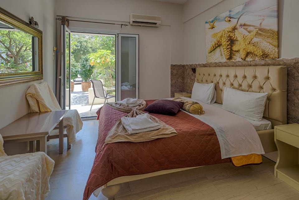 Bed, Photo of the whole room, Bedroom, towels, air conditioner