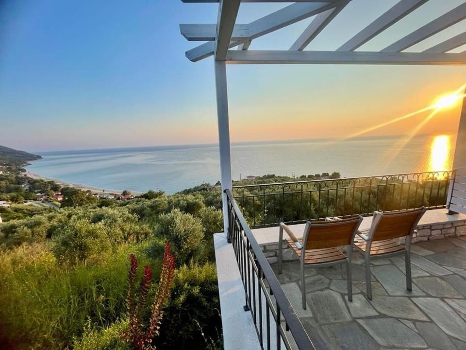 View (from property/room), Balcony/Terrace, Sea view
