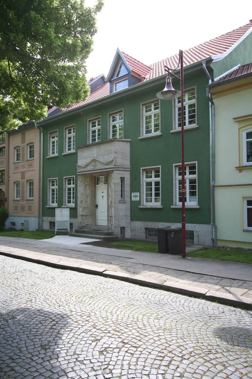 Facade/entrance