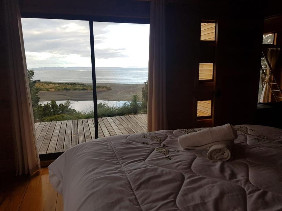 Bed, Bedroom, River view, Sea view