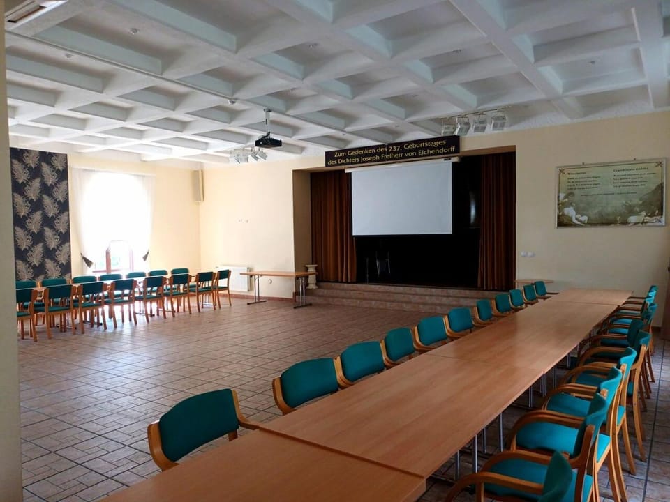 Meeting/conference room