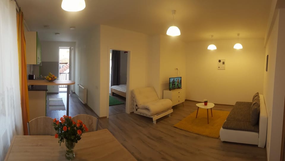 TV and multimedia, Kitchen or kitchenette, Living room, Dining area