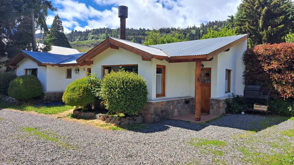 Facade/entrance, BBQ facilities, Parking