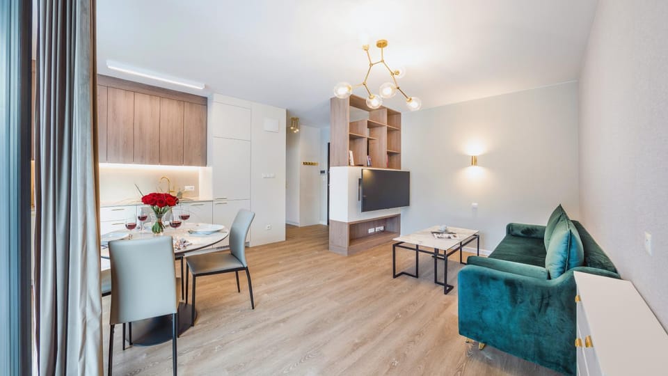 Kitchen or kitchenette, Living room, Seating area, Dining area