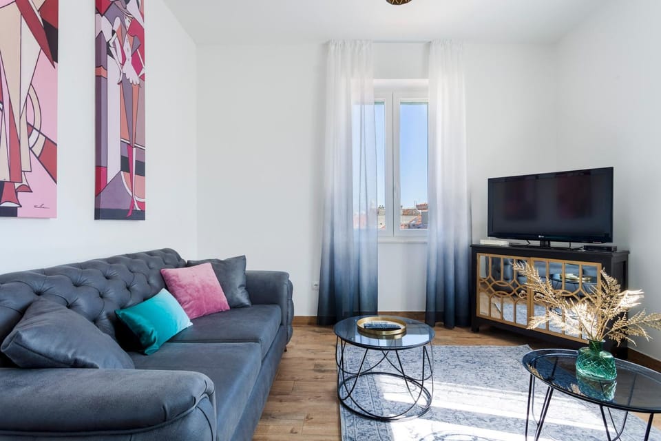 Communal lounge/ TV room, TV and multimedia, Living room, Seating area