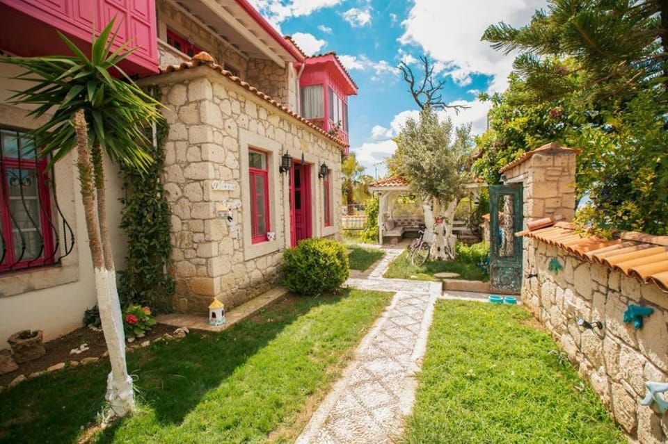Property building, Garden, Garden view