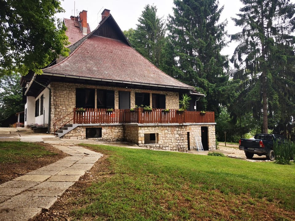 Property building, Garden view