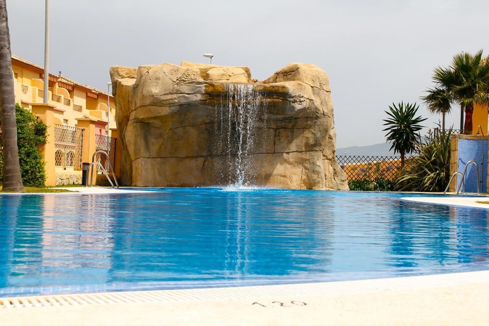 Swimming pool, Swimming pool
