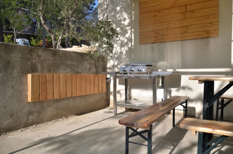 BBQ facilities, Communal kitchen