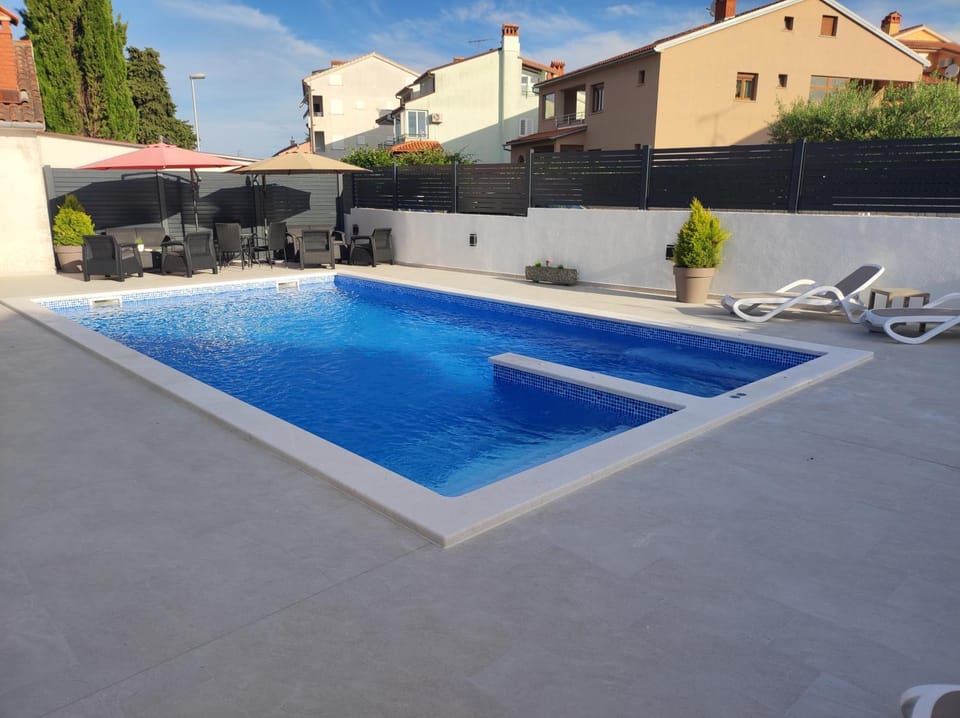 Pool view, Swimming pool