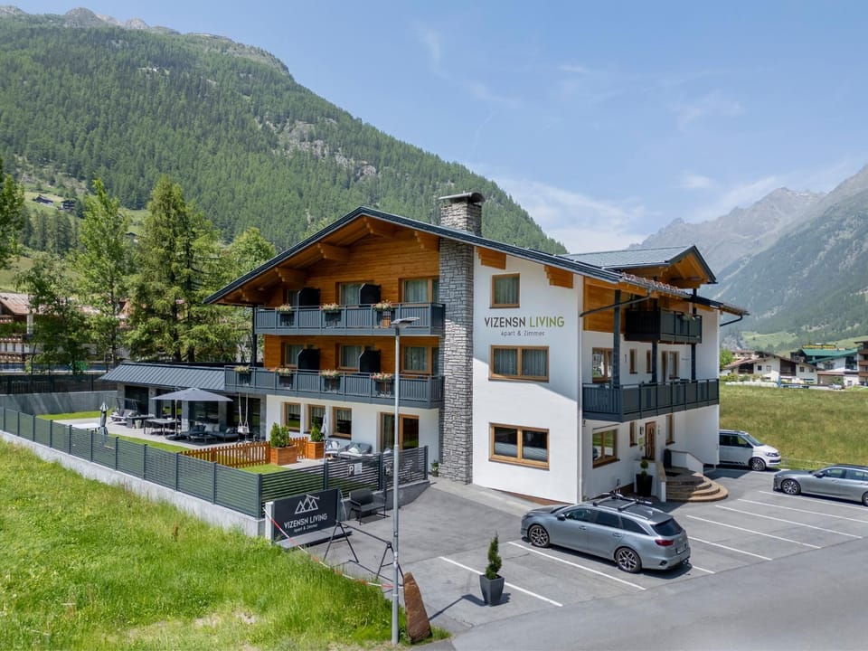 Property building, Mountain view, Parking