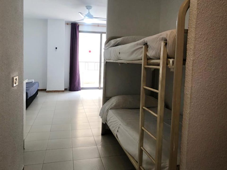 Living room, bunk bed