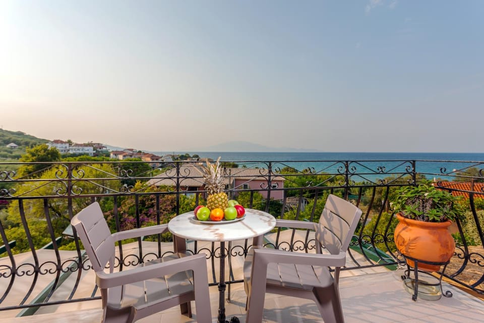 Neighbourhood, Summer, Balcony/Terrace, Photo of the whole room, Beach, On site, Garden view, Sea view, Sunset, Quiet street view