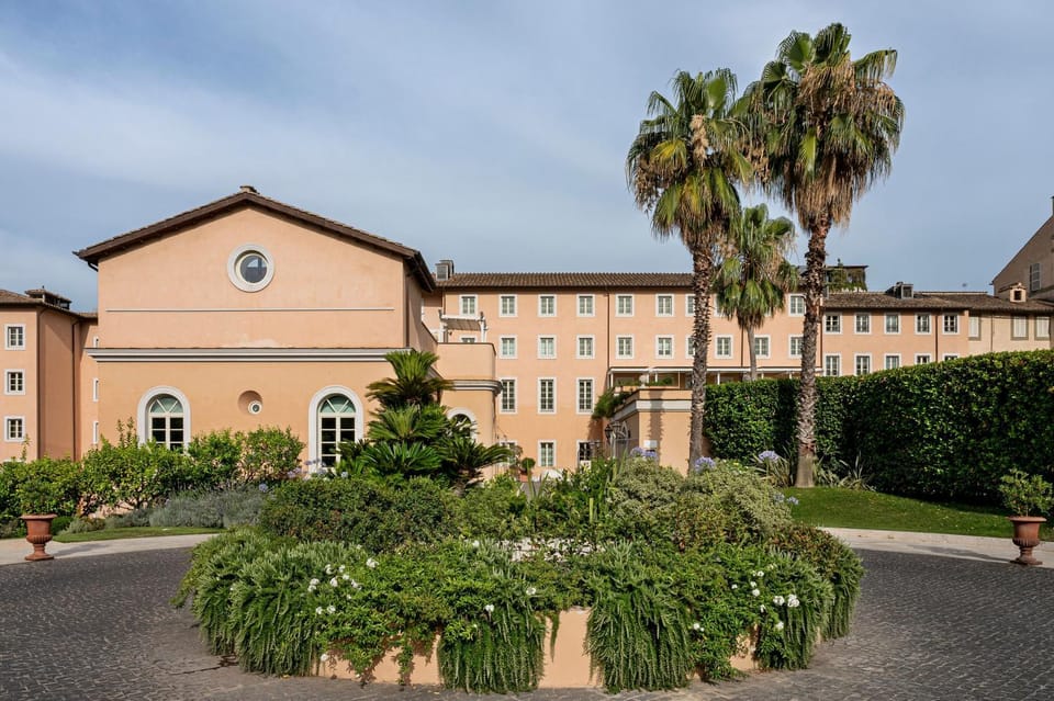 Facade/entrance, Garden