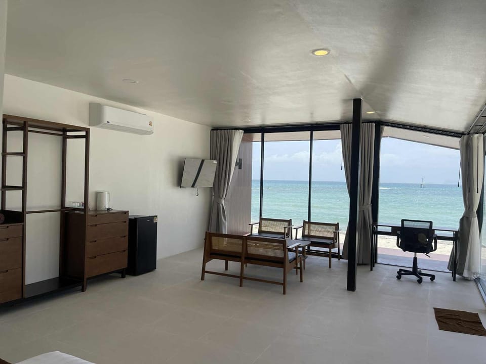 Living room, Sea view