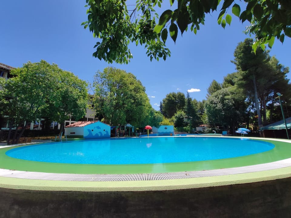 Swimming pool, Swimming pool