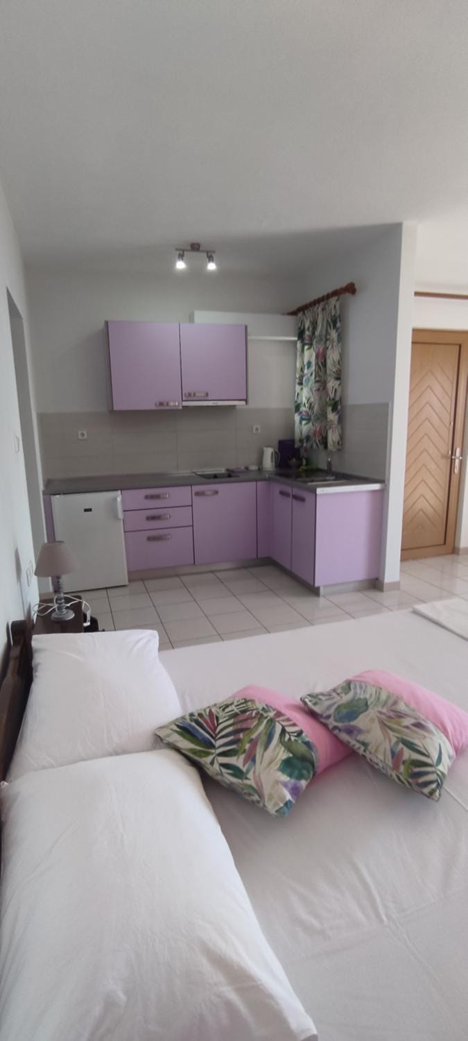 Paraschou Guesthouse Apartment in Islands