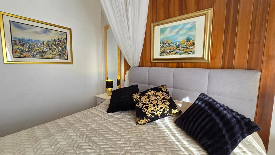 Decorative detail, Bedroom