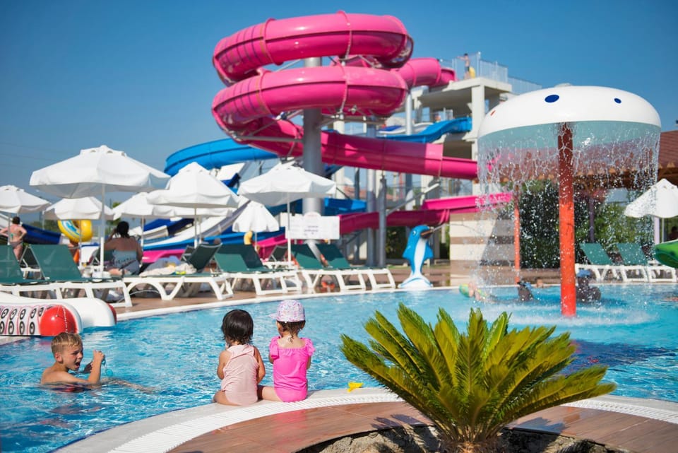 Aqua park, Swimming pool