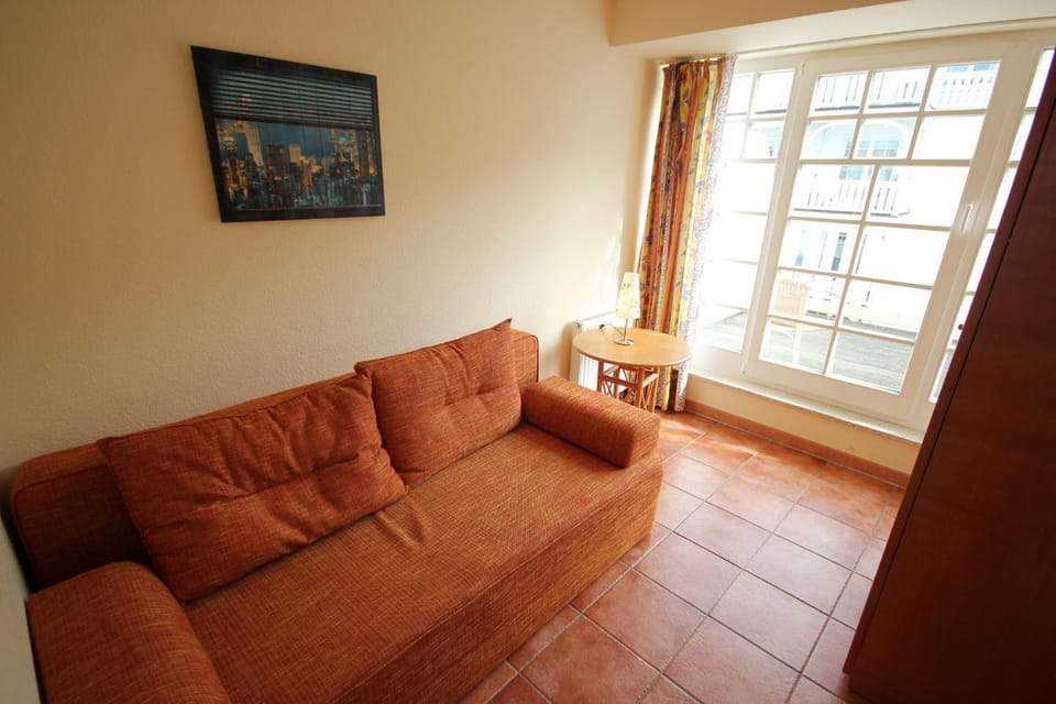 Seating area, Bedroom