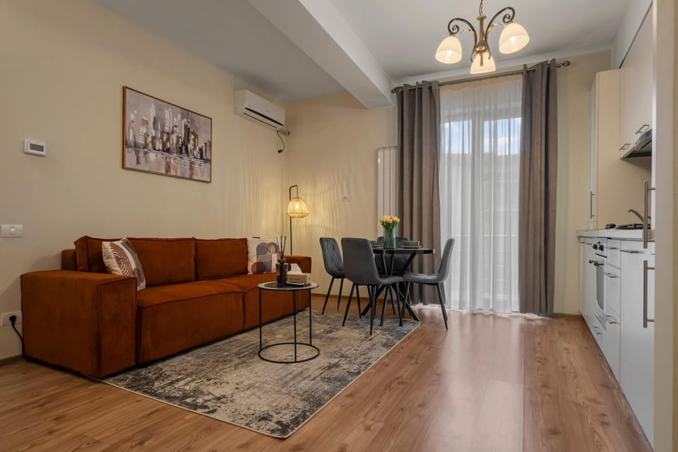 Kitchen or kitchenette, Seating area, Dining area, kitchen