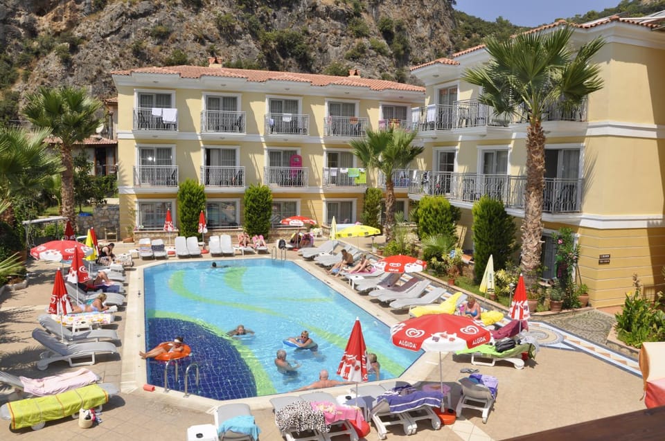 Swimming pool, Swimming pool