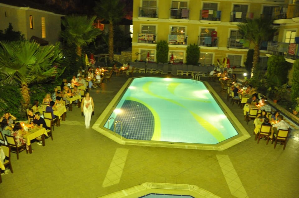 Swimming pool, Swimming pool