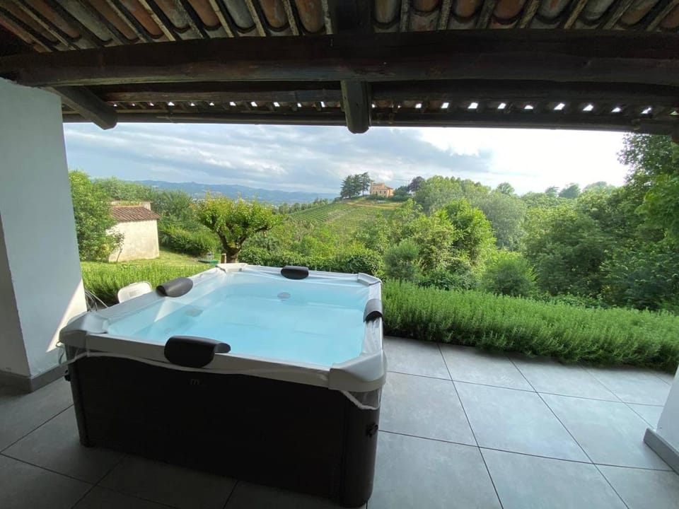 Hot Tub, View (from property/room), Balcony/Terrace