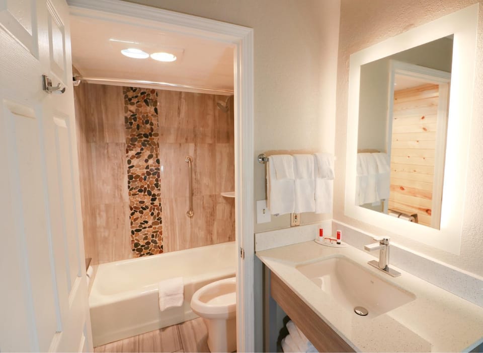 Bathroom, Other, Decorative detail, Decorative detail