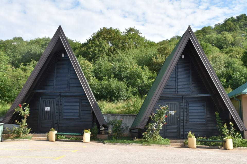 OSTROG Aparthotel KOLIBA-VLASTNIŠTVO MANASTIRA OSTROG Apartment hotel in Montenegro