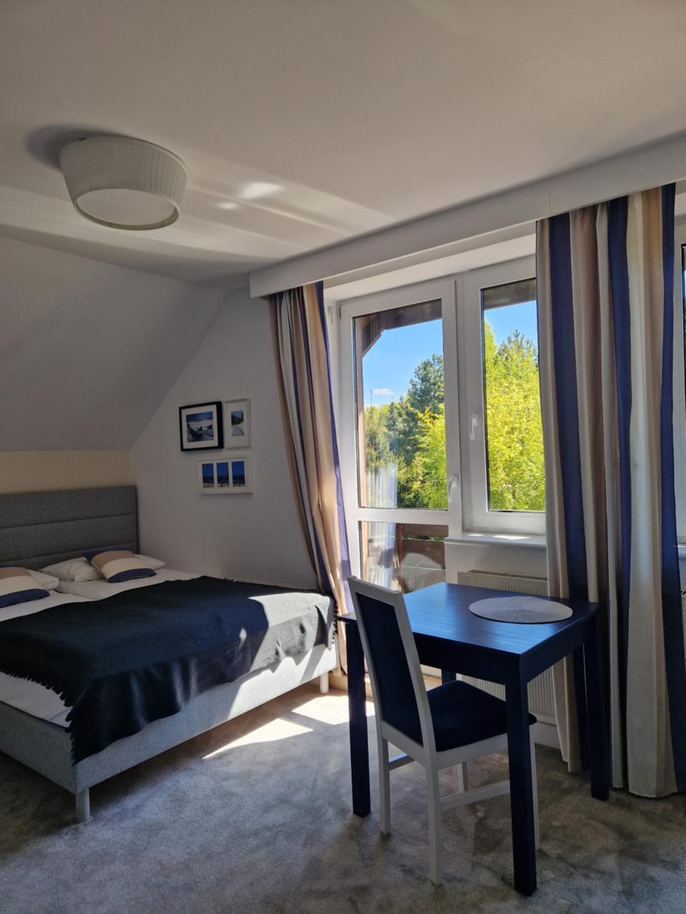 Bed, Balcony/Terrace, Living room, Photo of the whole room, internet, internet