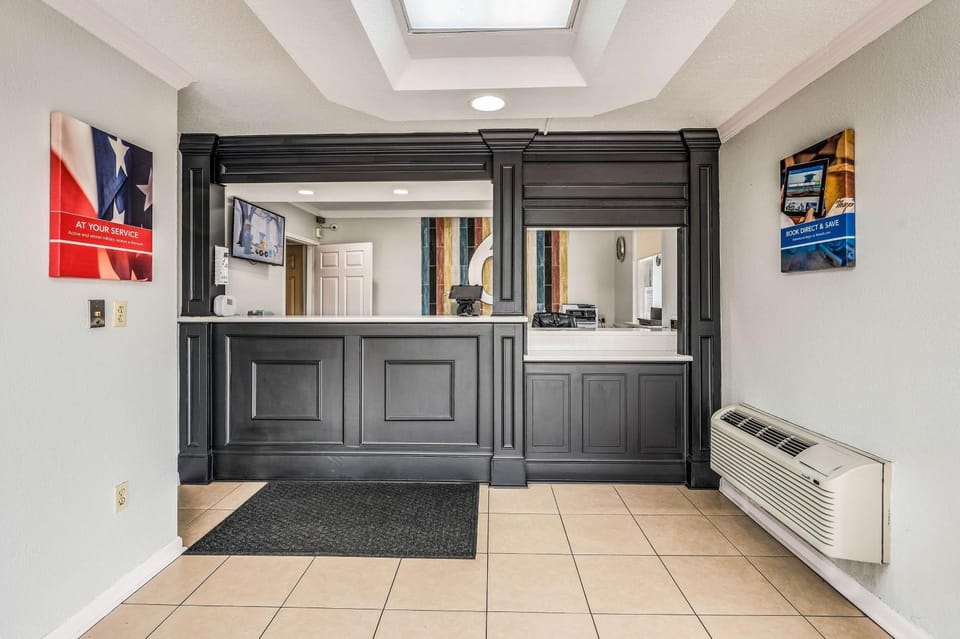 Lobby or reception, On site