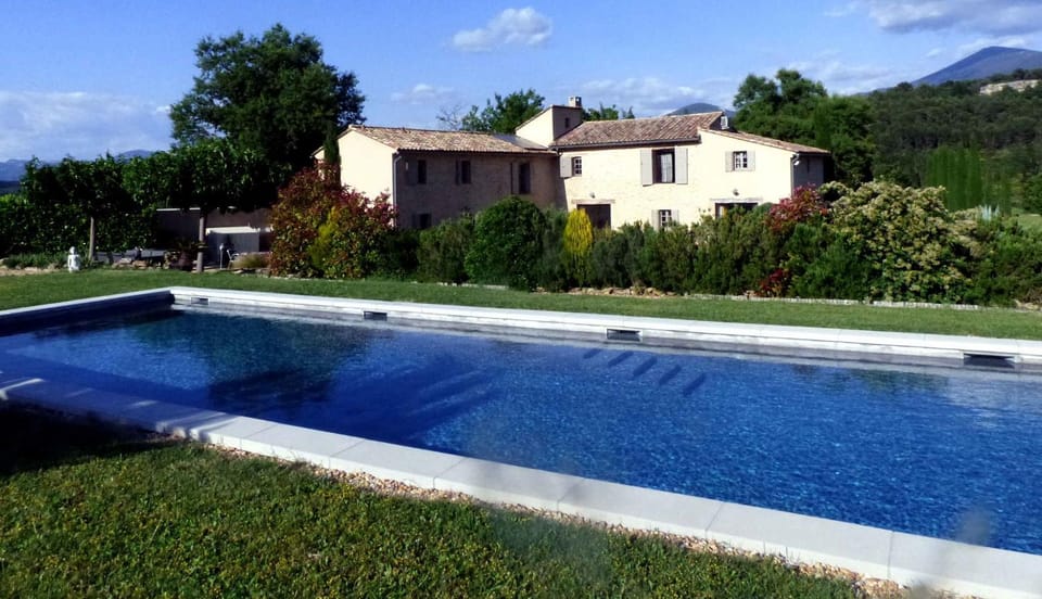 Property building, Swimming pool, Swimming pool