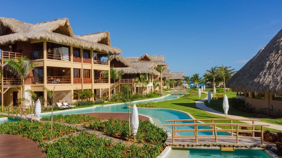 Property building, Swimming pool, Swimming pool
