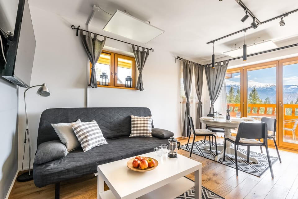 TV and multimedia, Balcony/Terrace, Living room, Seating area, Dining area