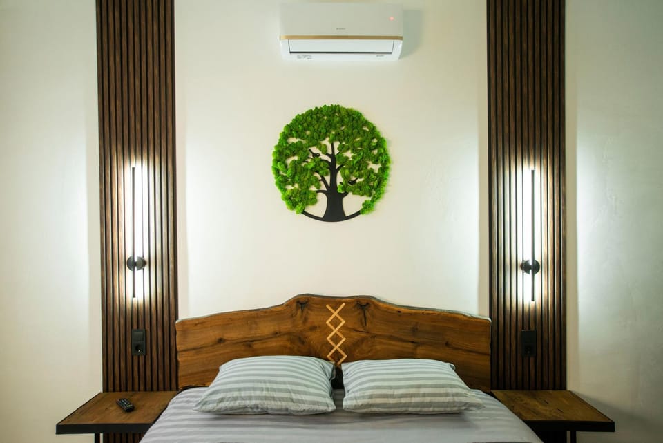 Bed, Photo of the whole room, Bedroom, air conditioner