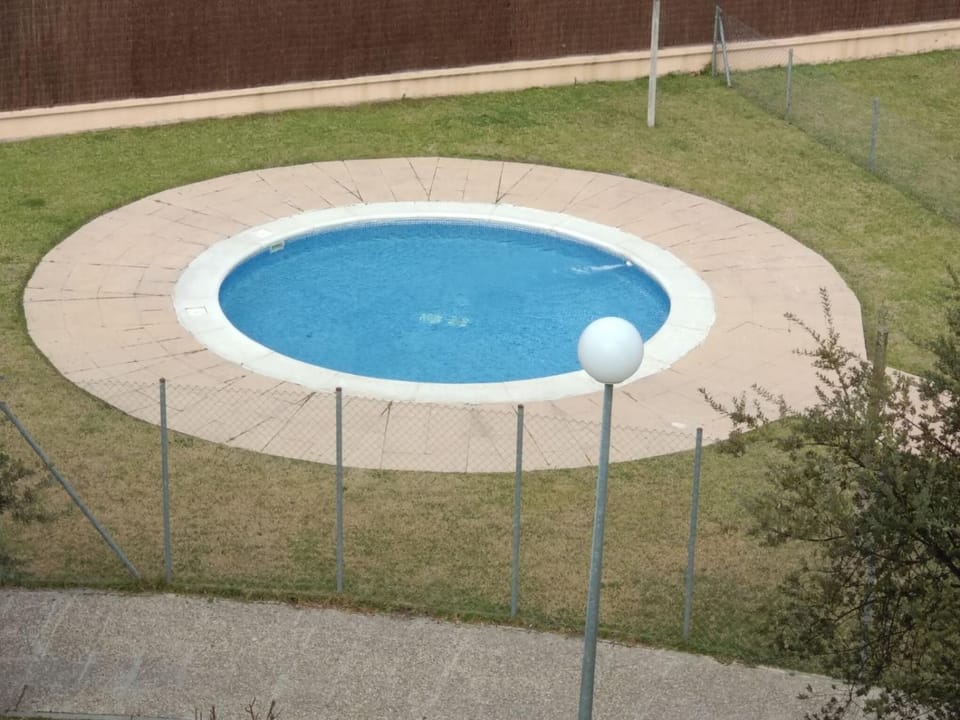 Swimming pool, Swimming pool