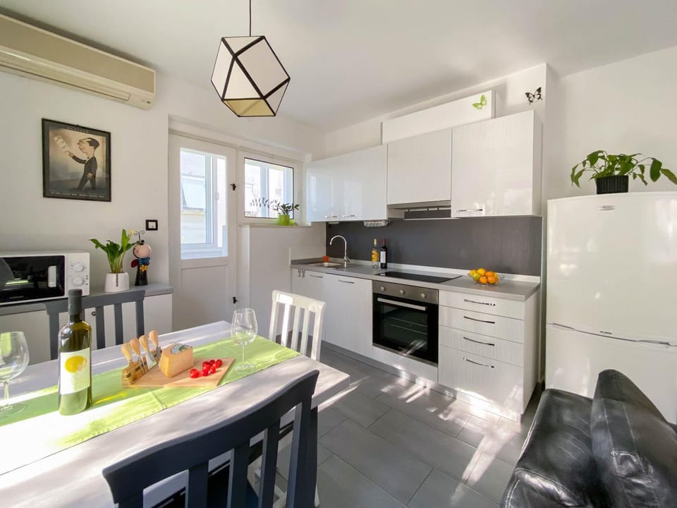 Fabris Bačvice Apartment in Split