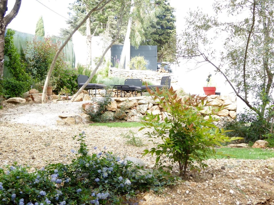 Villa Lucienne Bandol, T2, 4 étoiles avec garage, calanques House in French Riviera