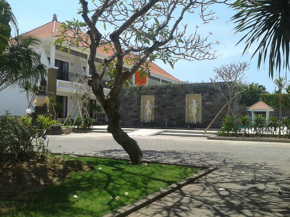 Property building, Day