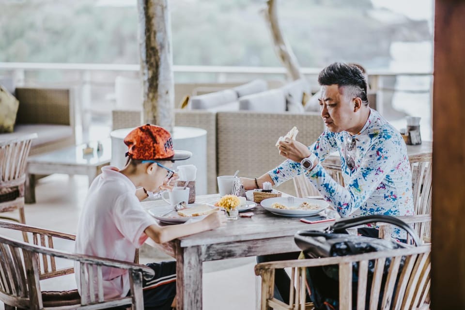 Restaurant/places to eat, Dining area, Family